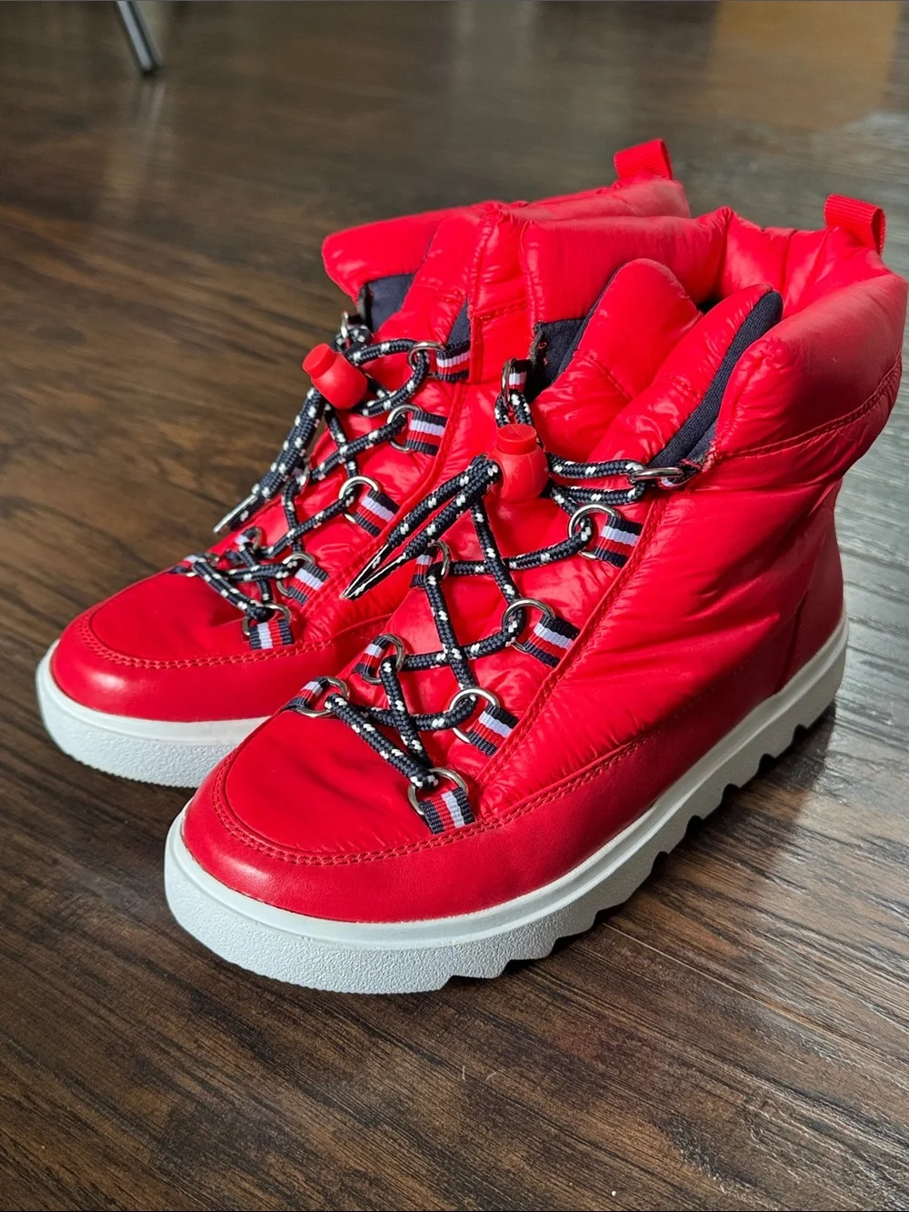 Tommy Hilfiger Striking Red ❤️ Quilted Lace-Up Winter Boots